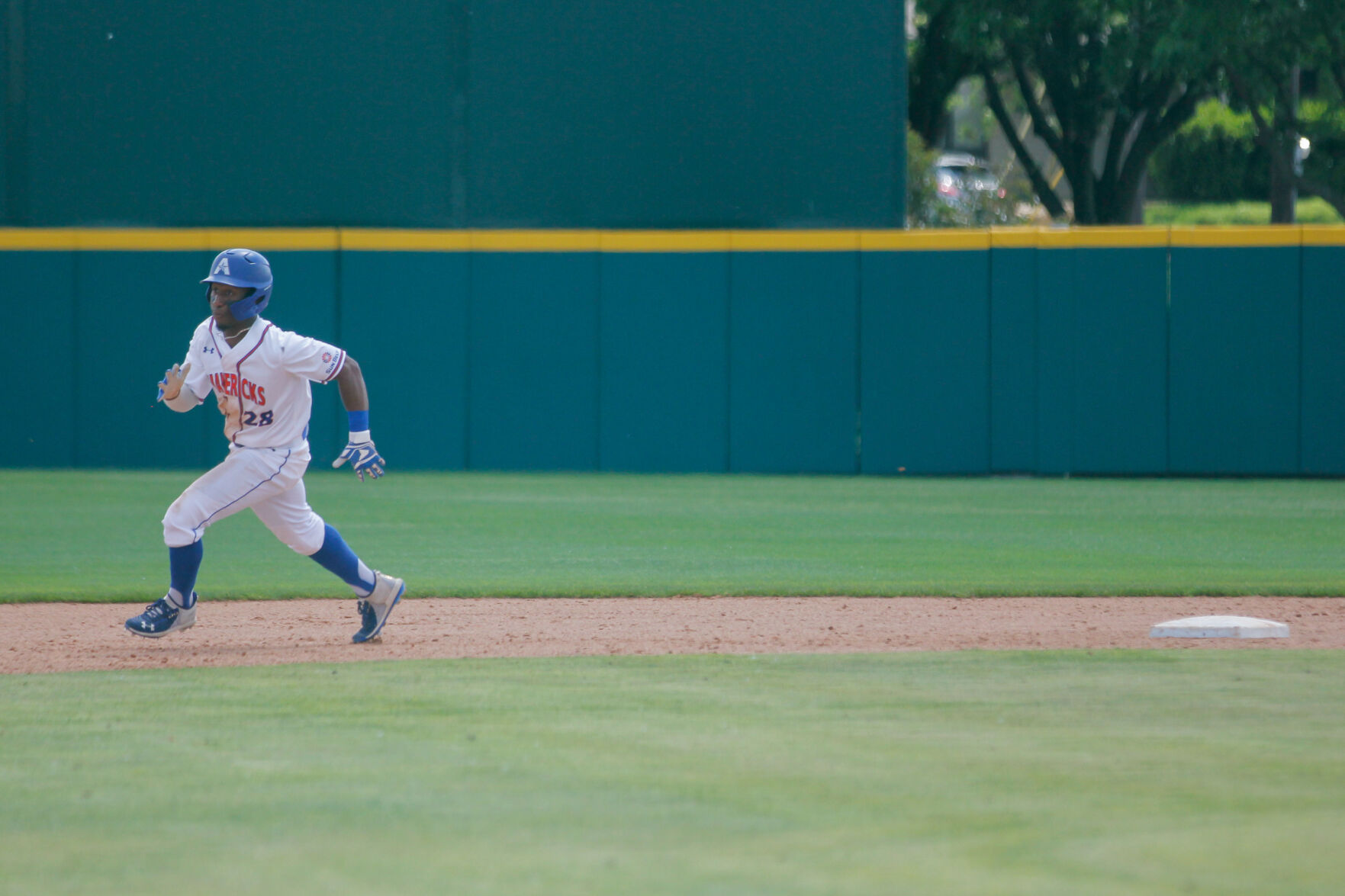 UTA baseball wins doubleheader against University of Arkansas at Little Rock